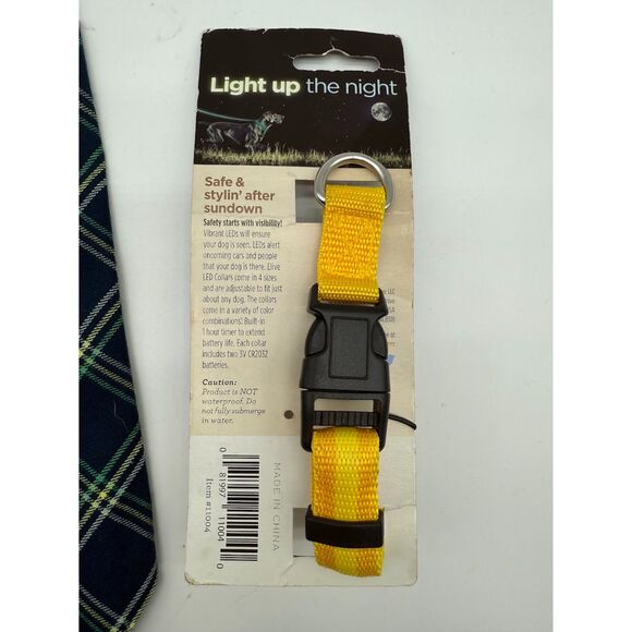 Dog Bandana and light up dog collar - Picture 4 of 6